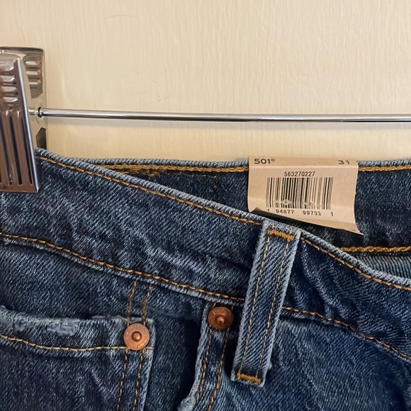 NWT Levi’s 501 Denim Shorts - Picture 8 of 8